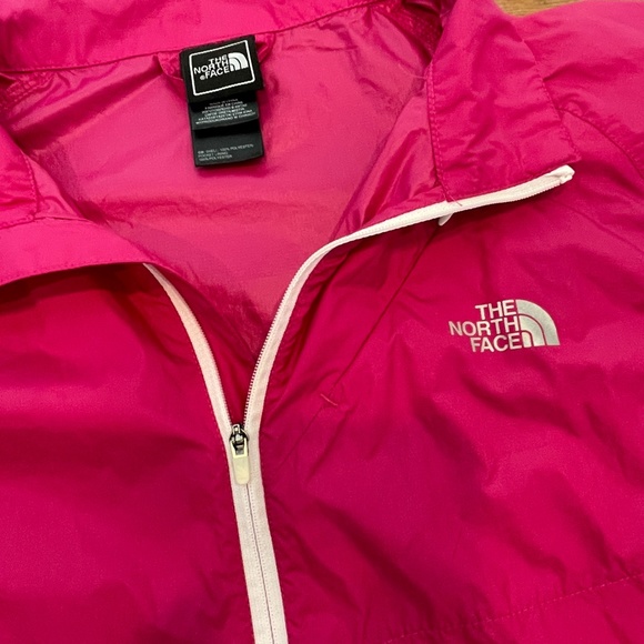 The North Face lightweight shell jacket - Picture 2 of 15